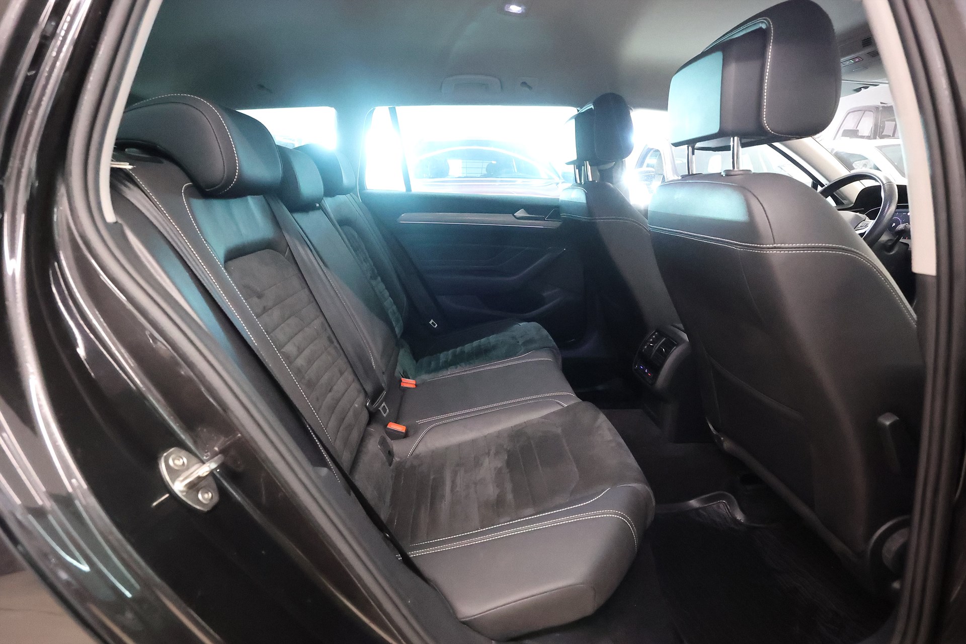 Volkswagen Passat Sportscombi GTE 218hk Dynaudio Värmare Drag