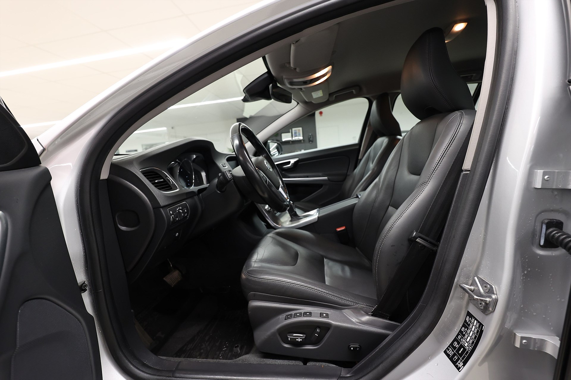 Volvo V60 D4 190hk Classic Summum Drag Navi VOC