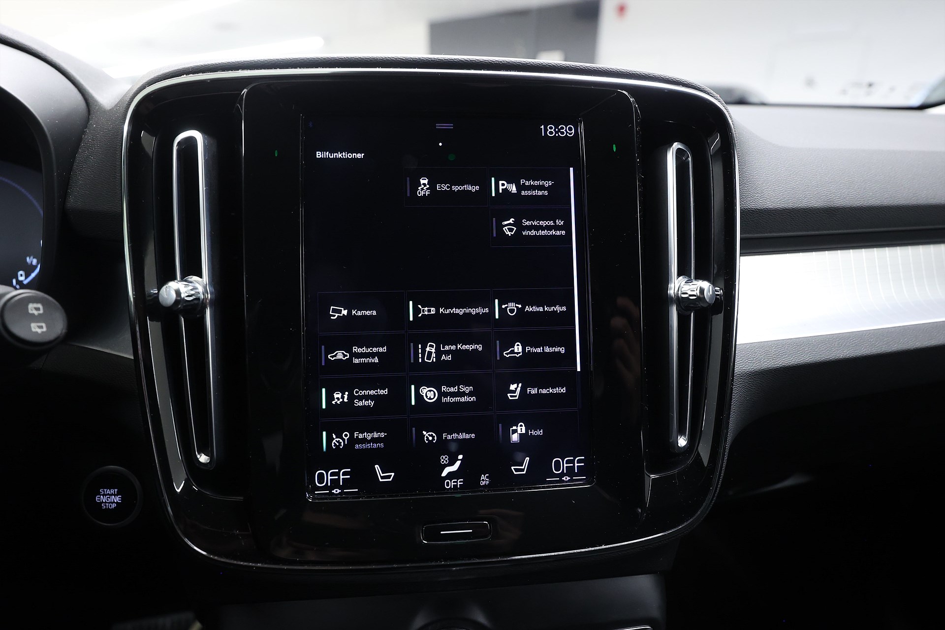 Volvo XC40 T5 Recharge 262hk *Hjulkampanj!* Momentum Värmare