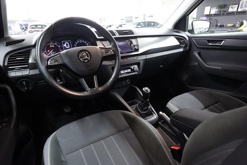 Škoda Fabia 1.0 TSI 95hk Style Carplay PDC