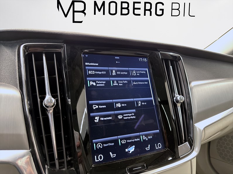 Volvo V90 D5 AWD Momentum Pano HUD Skinn Värmare Drag