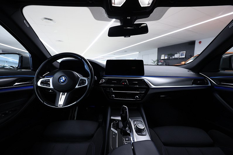 BMW 530e xDrive Touring M Sport Drag B kamera MOMS
