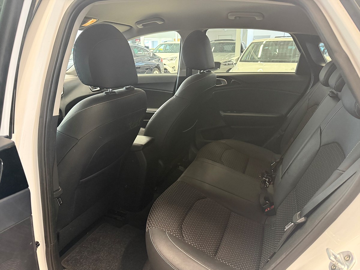 Kia Ceed – bild 15