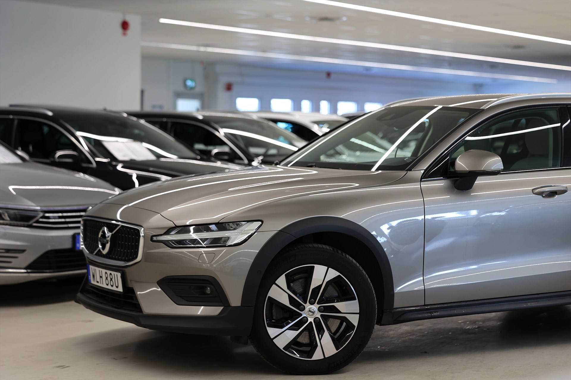 Volvo V60 Cross Country B4 Momentum H/K B-Kamera Skinn Keyless
