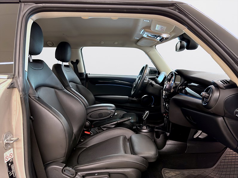 MINI Cooper S 3-dörrars 178hk Läder B-Kamera MOMS