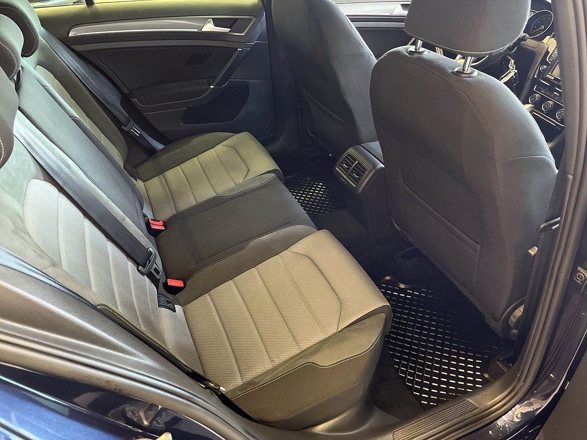 Sportscombi 2.0 TDI BMT R_LINE DRAG KAMERA VÄRMARE PDC