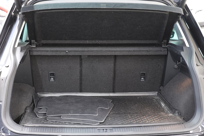 Volkswagen Tiguan 2.0 TDI 190hk GT B-kamera Drag Värmare