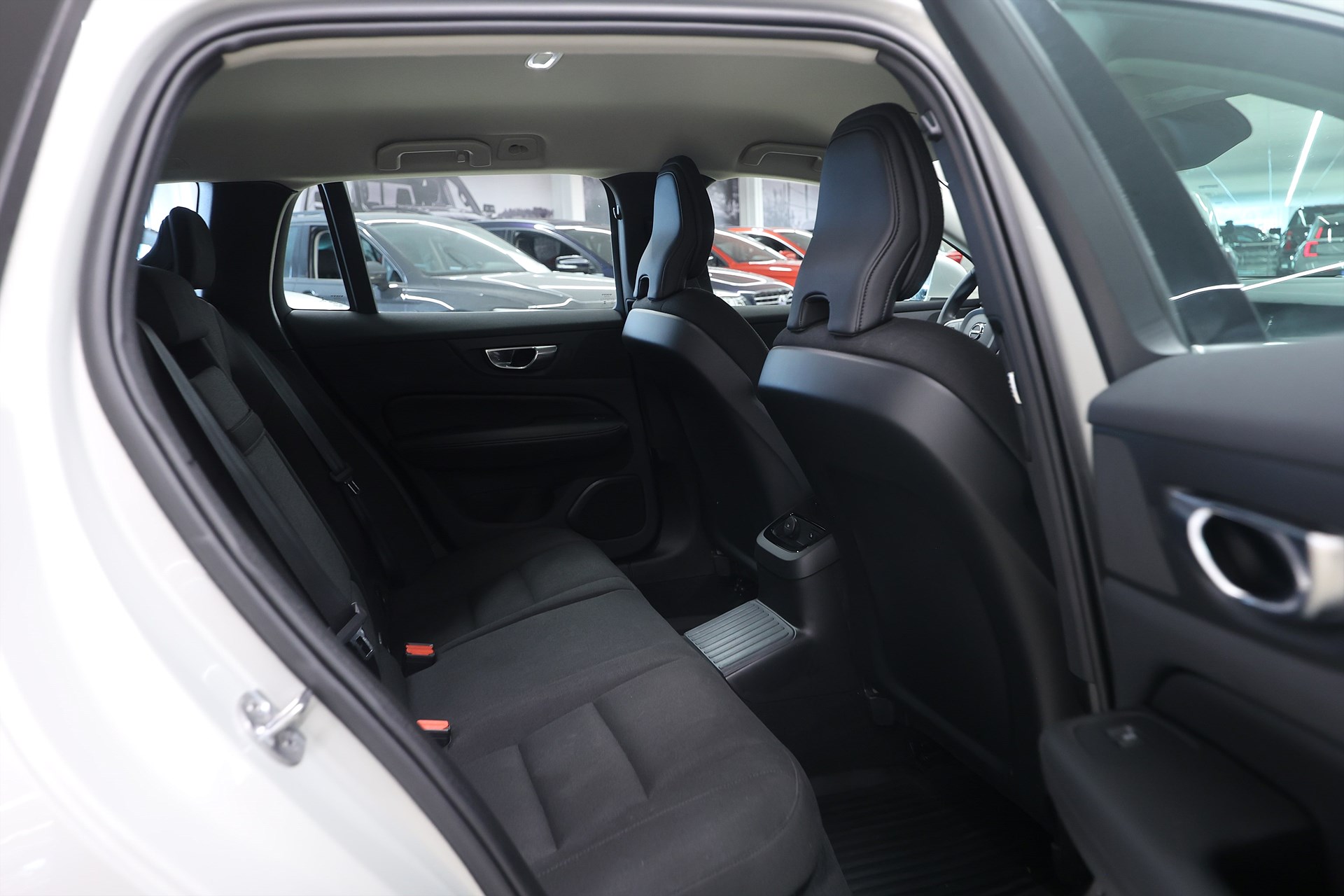 Volvo V60 Recharge T6 AWD 340hk Inskription Exp Navi B-kamera