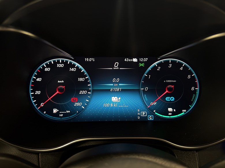 Mercedes-Benz GLC 300 de 4MATIC AMG Night Drag 2022, grå – bild 12 av 25, begagnad hos Niber i Järfälla