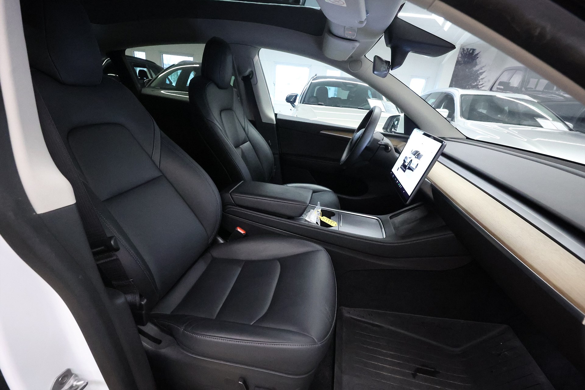 Tesla Model Y Long Range AWD 514hk Pano Drag Navi Läder