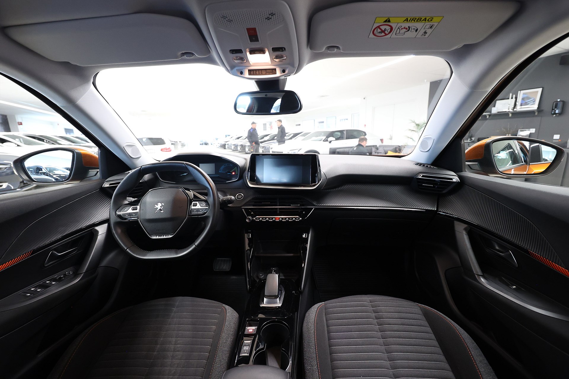 Peugeot e-2008 136hk Active Carplay Räckvidd 445km
