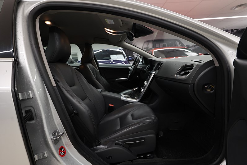Volvo V60 D4 190hk Classic Summum Drag Navi VOC