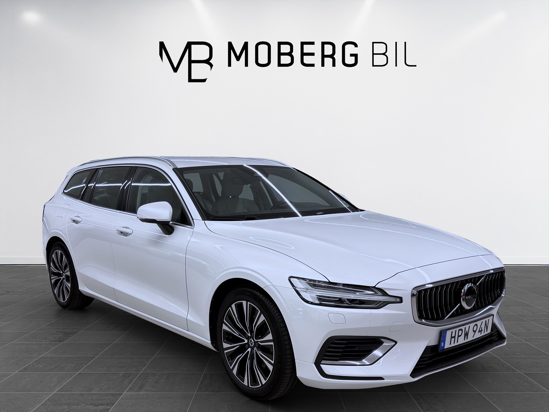 Volvo V60 Recharge T6 399hk Helg på Moberg! Core Edt H/K B-Kam Läder