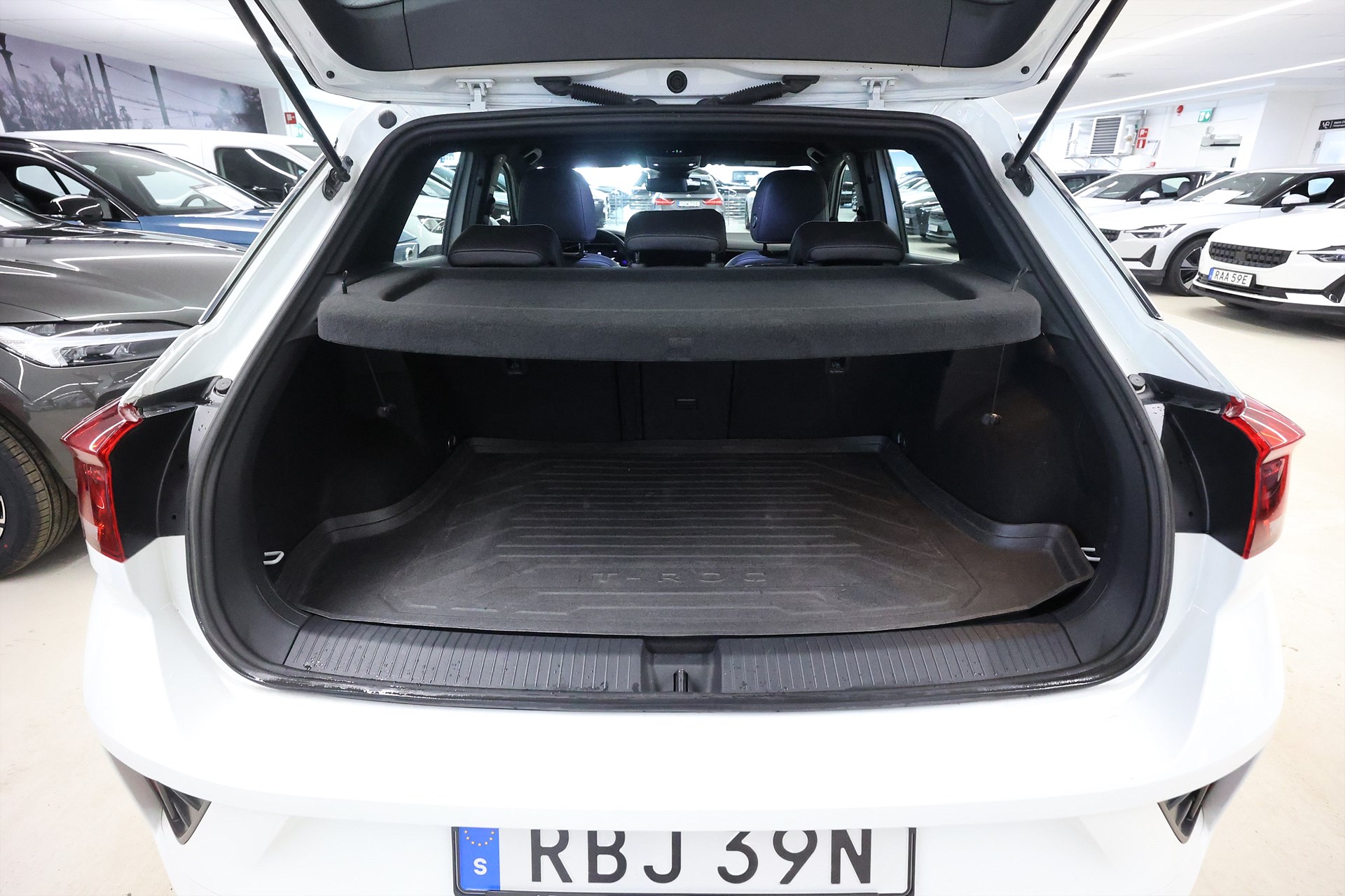 Volkswagen T-Roc 2.0 TDI 150hk 4M R-Line Carplay Navi PDC