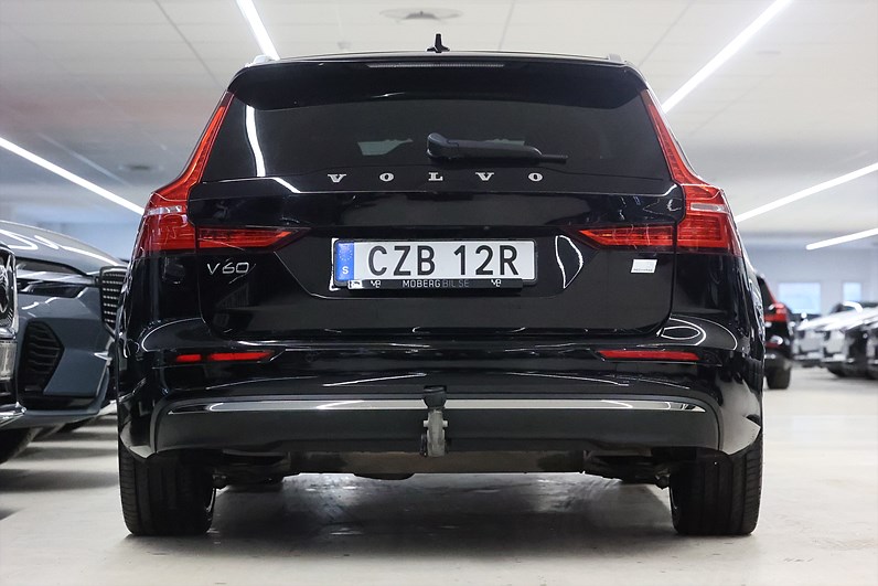 Volvo V60 Recharge T6 AWD 350hk Core H/K Läder Keyless Navi Drag