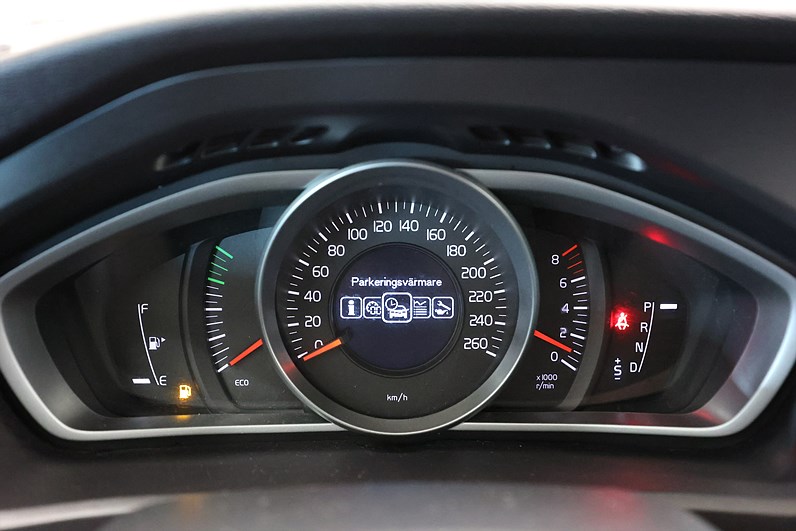 Volvo V40 Cross Country T3 152hk Kinetic H/K Värmare LED