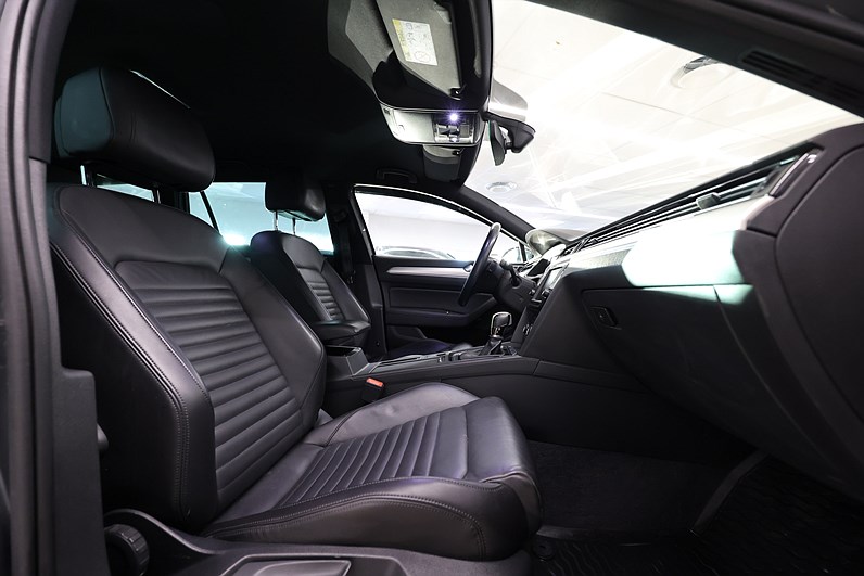 Volkswagen Passat Alltrack 2.0 TDI 4M Executive 360-kam Drag Värmare
