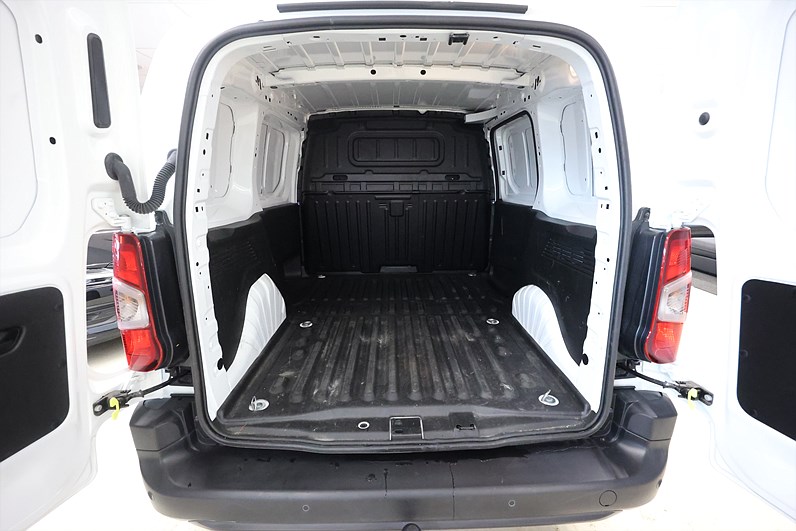 Toyota ProAce City 1.5D 102hk PDC Drag Farth MOMS