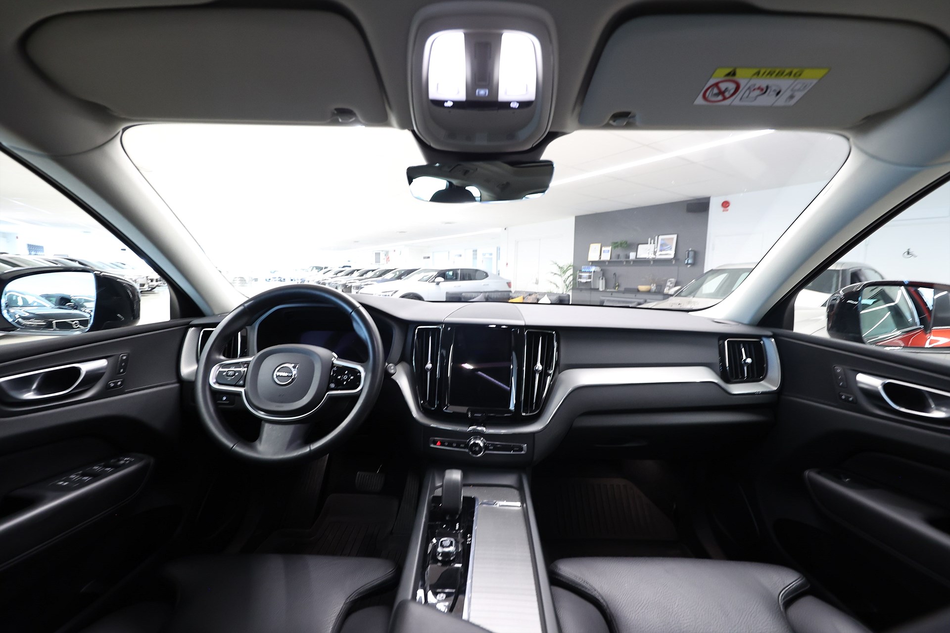 Volvo XC60 Recharge T6 AWD 350hk Plus Dark Pano Drag 360