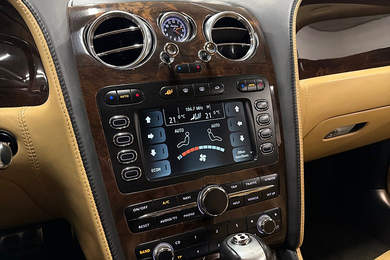Flying Spur L 6.0 W12 AWD, 560hk, 2006, Unik 2006, svart – bild 15 av 26, begagnad hos Niber i Järfälla