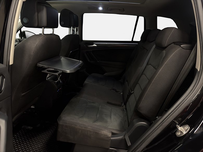 VW Tiguan Allspace GT 4Motion 7-sits Pano Drag 360 2018, svart – bild 17 av 23, begagnad hos Niber i Järfälla