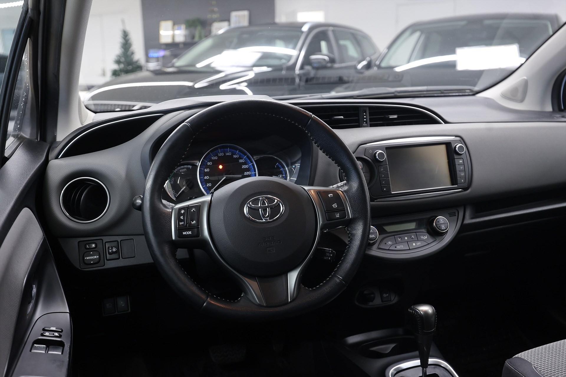 Toyota Yaris Hybrid 101hk Active B-kamera PDC Farth