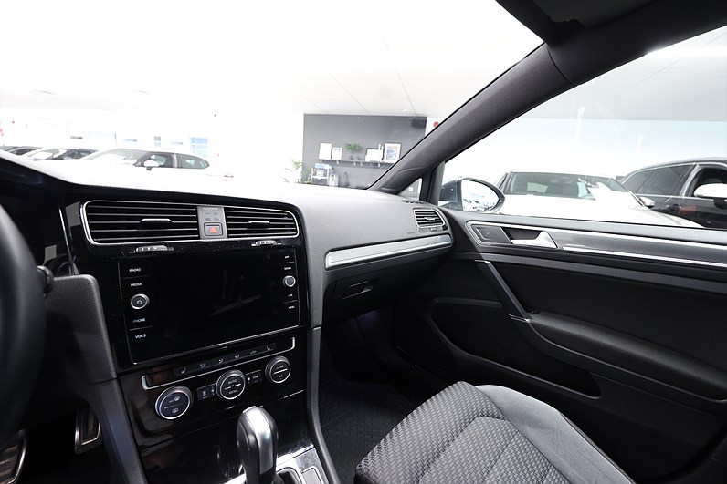Volkswagen Golf 1.5 TSI R-line GT B-kamera Drag Carplay