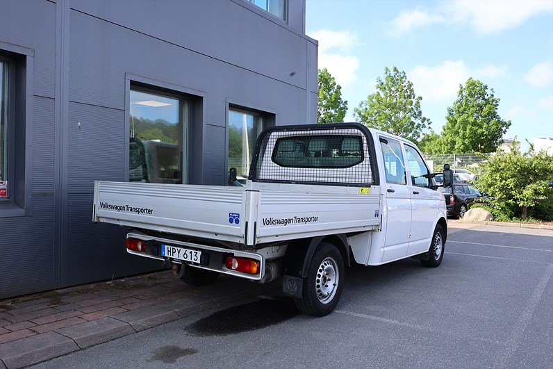Volkswagen Transporter Dubbelhytt 2.0 TDI Flakbil Drag MOMS