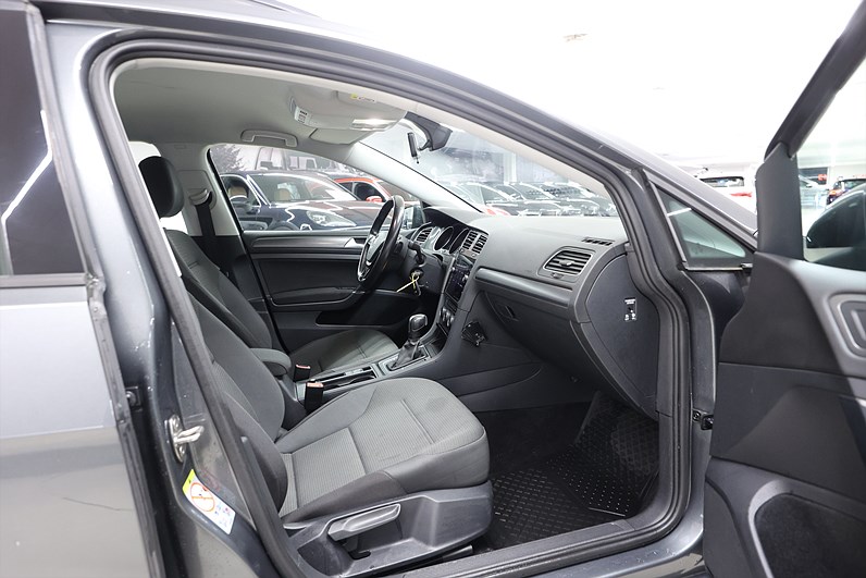 Volkswagen Golf Sportcombi 1.5 TSI 150hk B-kamera