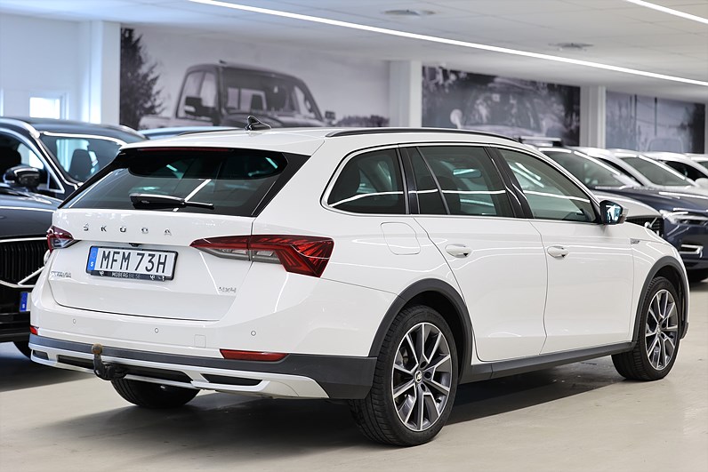 Skoda Octavia Scout Combi 4X4 150hk Comfort Drag B-kamera MOMS