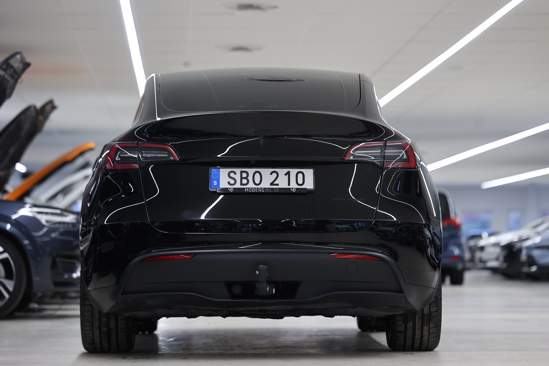 Tesla Model Y Long Range AWD 514hk AP Pano MOMS