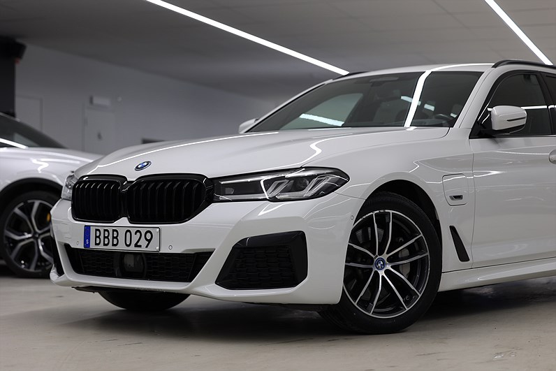 BMW 530e xDrive M-Sport B-Kamera HiFi Skinn Keyless Display key MOMS