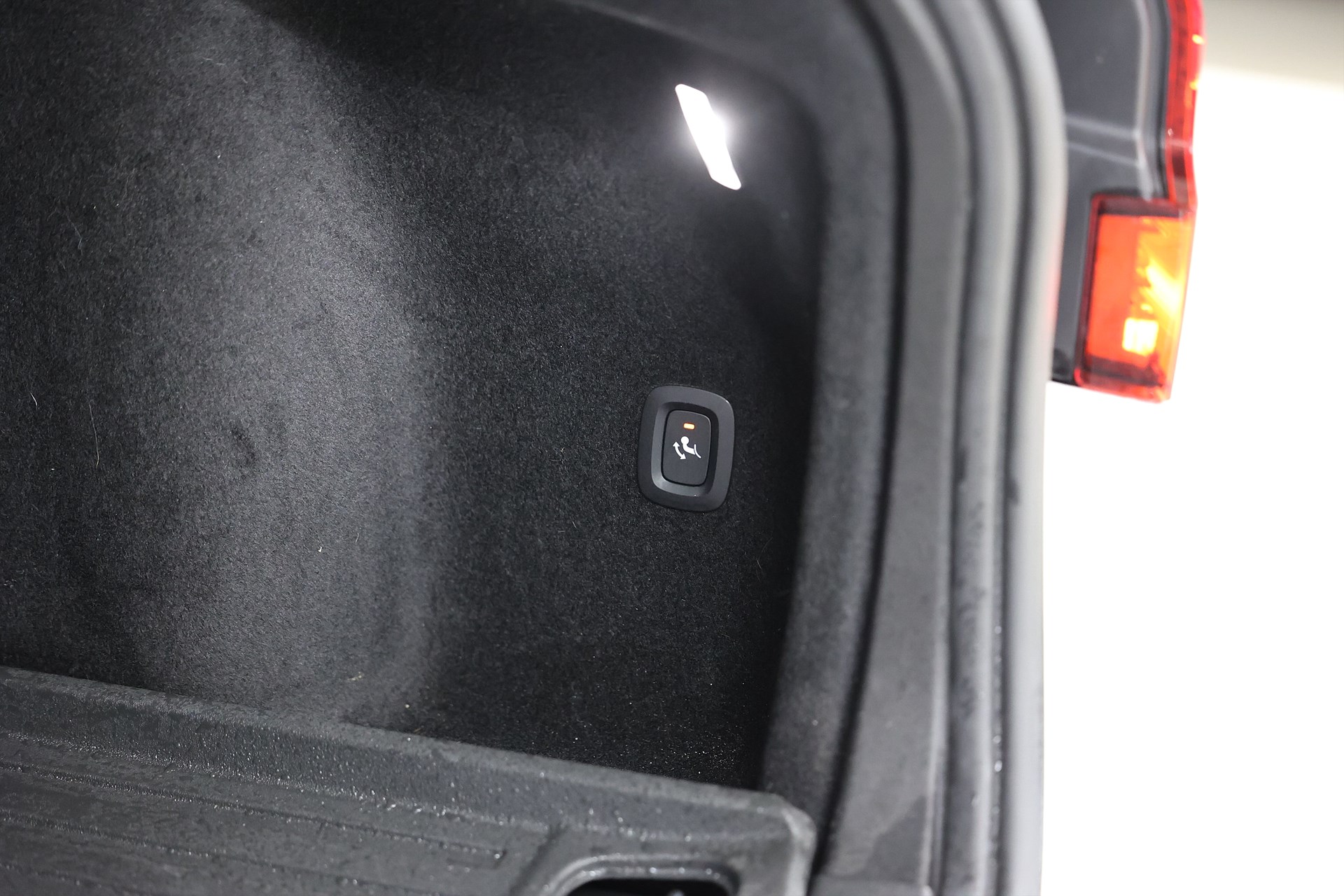 Volvo V60 Cross Country D4 AWD *Hjulkampanj!* Momentum Carplay