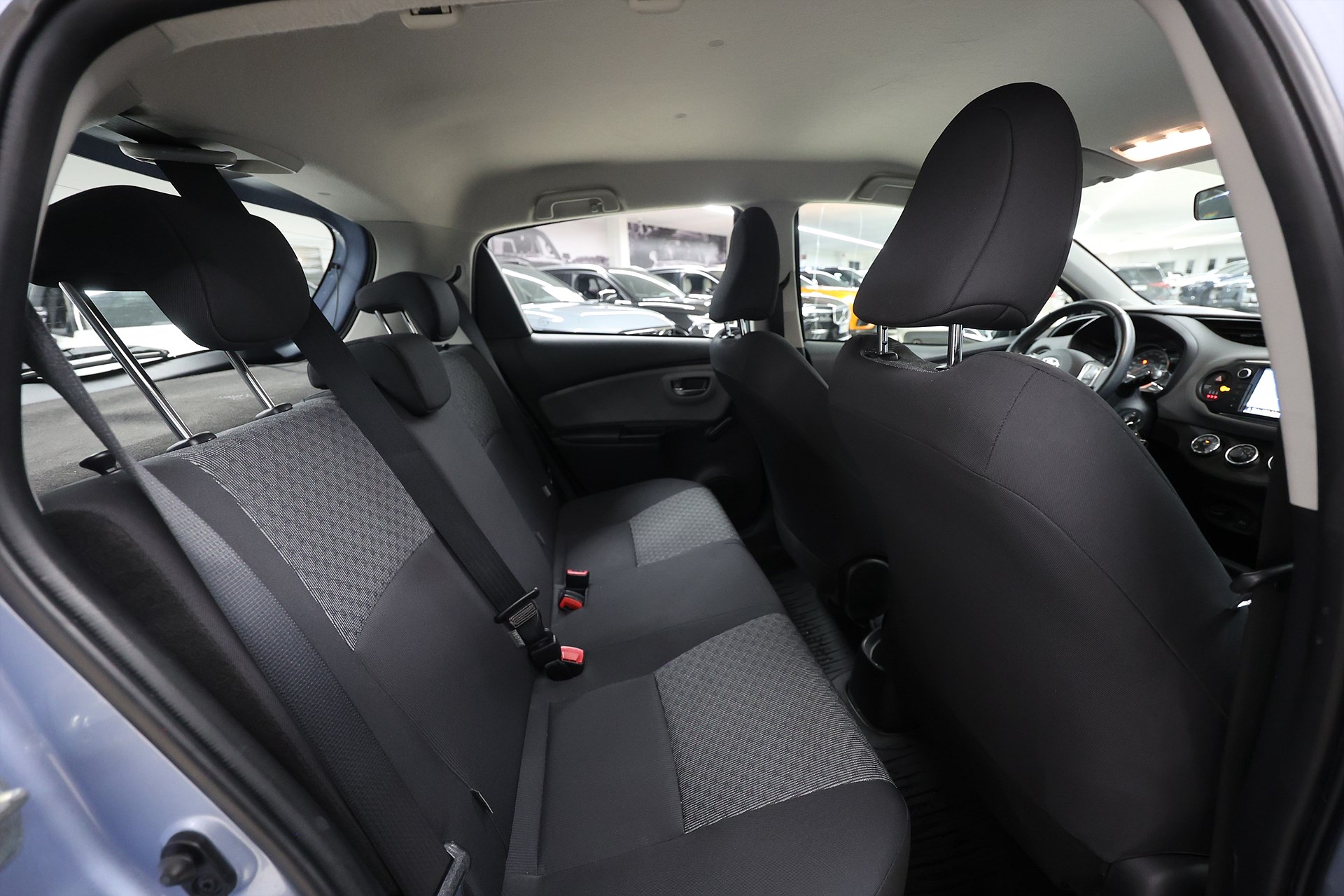 Toyota Yaris 5-dr 1.33 99hk *Hjulkampanj!* B-kamera Navi