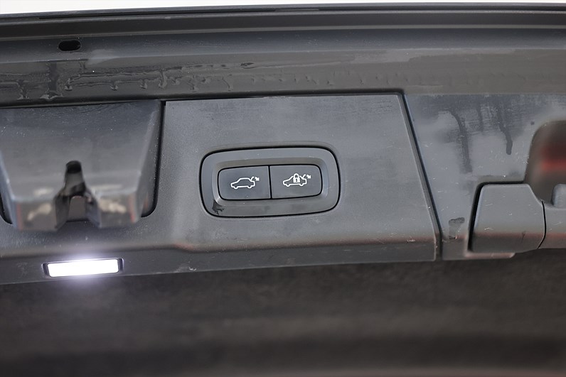 Volvo V90 T8 Twin Engine 392hk Inscription Läder HUD H/K 360 Drag