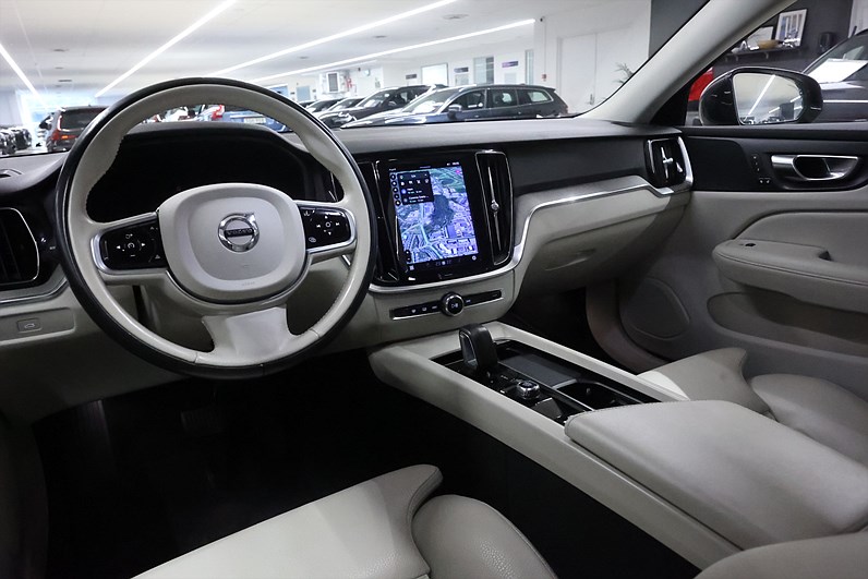 Volvo V60 Cross Country B4 197hk Plus Läder B-Kamera Navi Drag