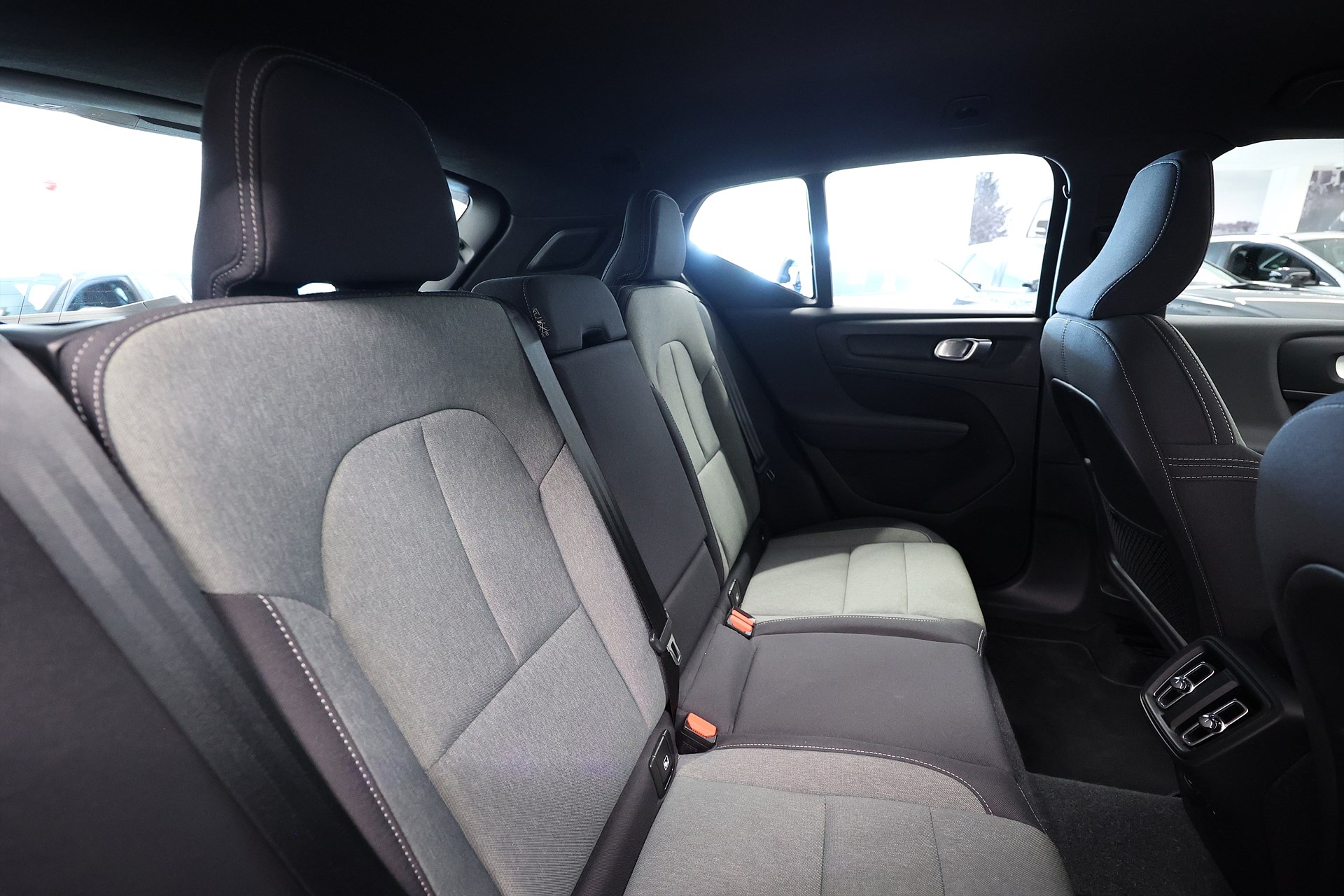 Volvo XC40 B4 AWD 197hk Core B-Kamera Keyless MOMS