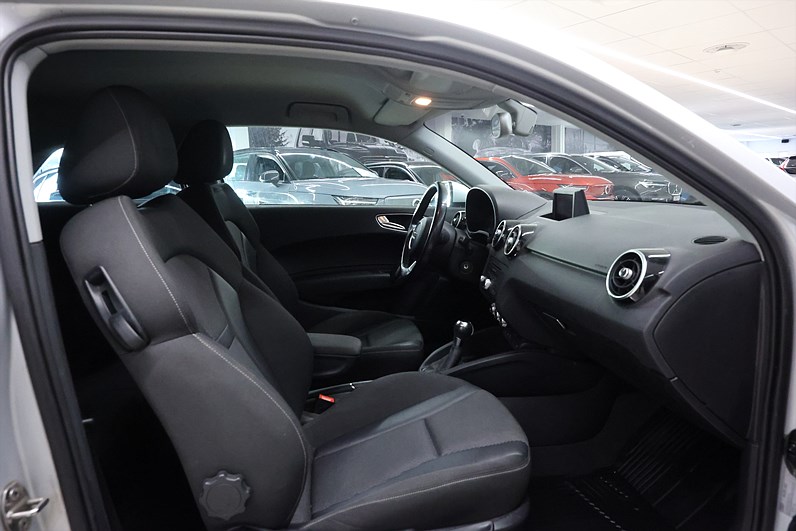 Audi A1 1.6 TDI 90hk Ambition LED Bluetooth