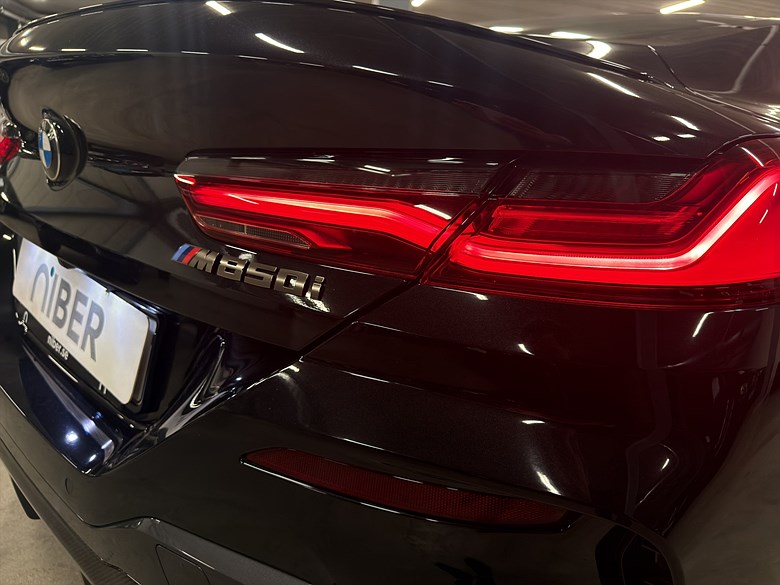 BMW M850i xDrive Kolfibertak B&W Laserlight, 360°, Navi 2020, svart – bild 27 av 27, begagnad hos Niber i Järfälla