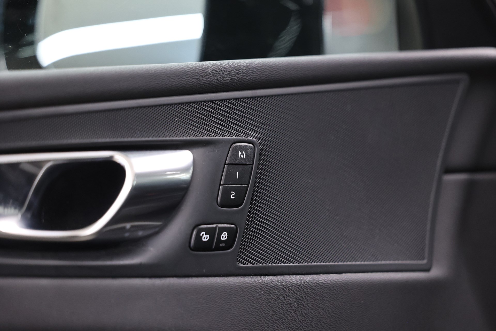 Volvo XC60 Recharge T6 AWD 340hk *Hjulkampanj!* Inscription Läder