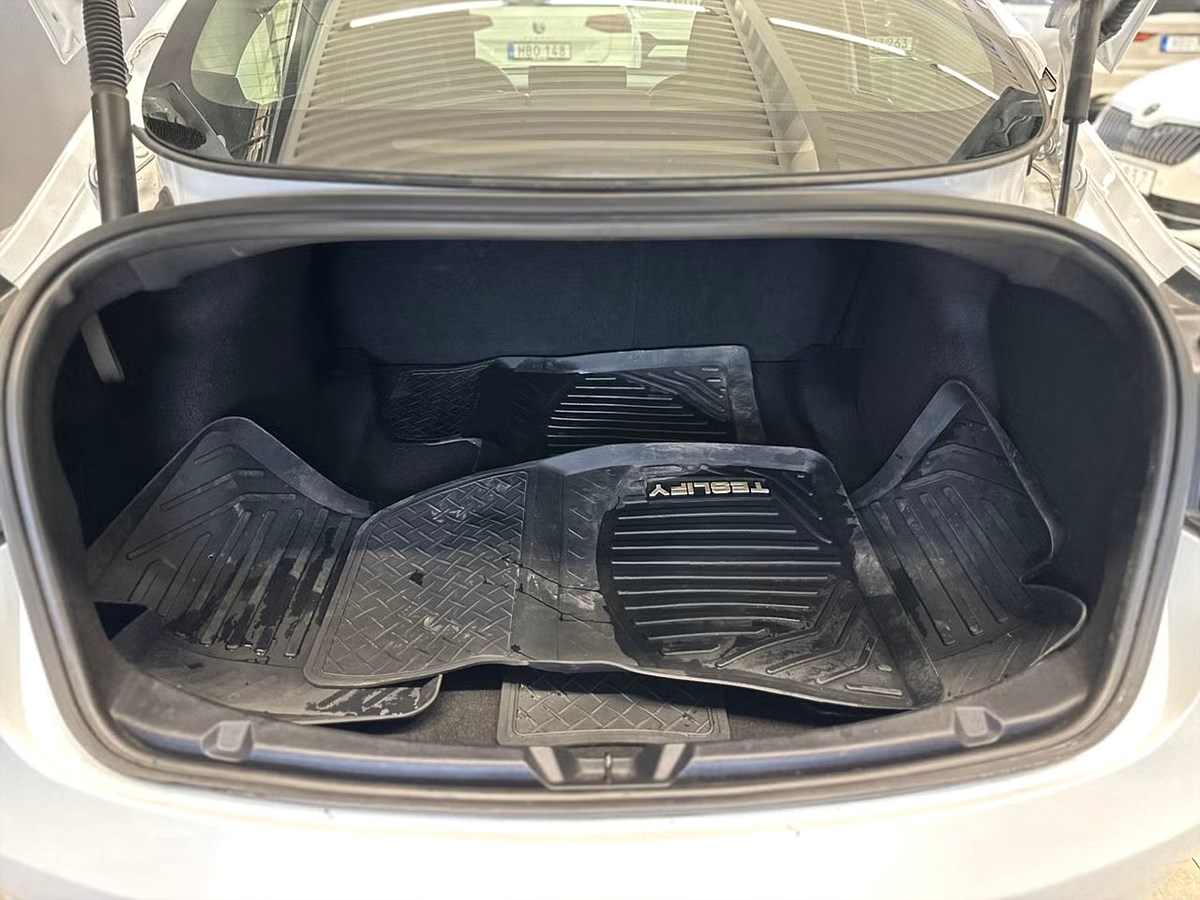 Tesla Model 3 – bild 6
