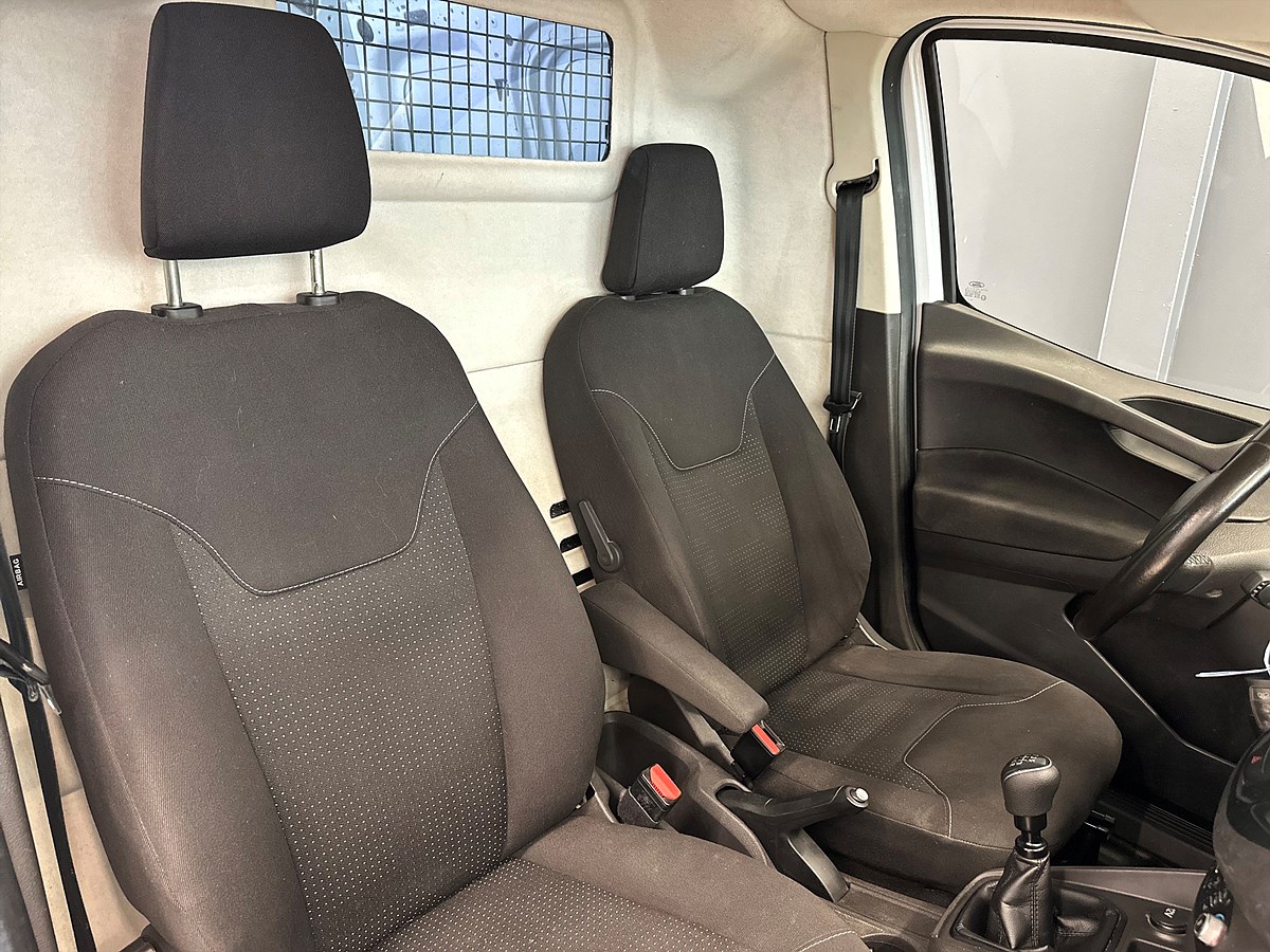 Ford Transit Courier – bild 13
