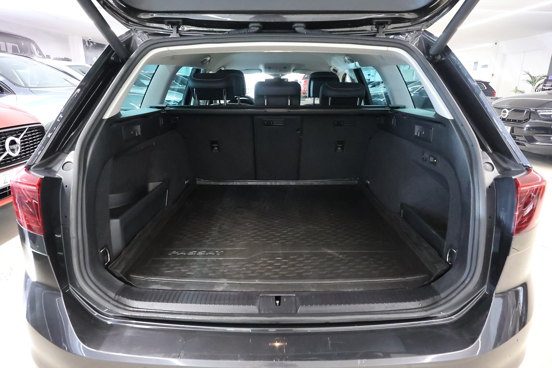 Volkswagen Passat Sportscombi GTE 218hk Dynaudio Värmare Drag