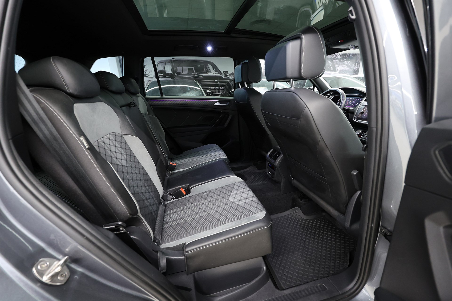 Volkswagen Tiguan Allspace 2.0 TDI 200hk 4M R Line Pano 360 H/K Drag