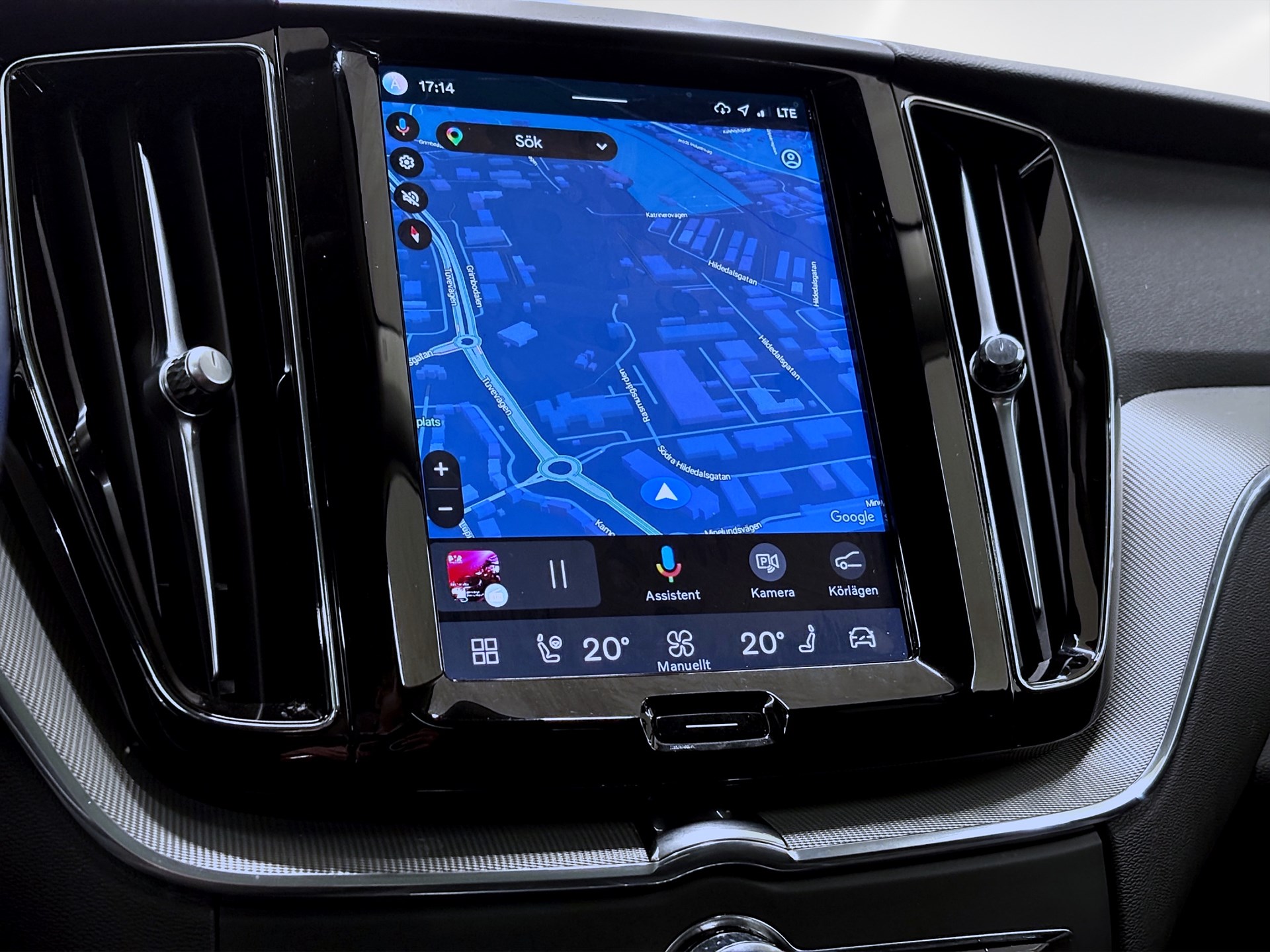 Volvo XC60 Recharge T6 350hk AWD Plus Dark Edt Pano 360 Drag Navi