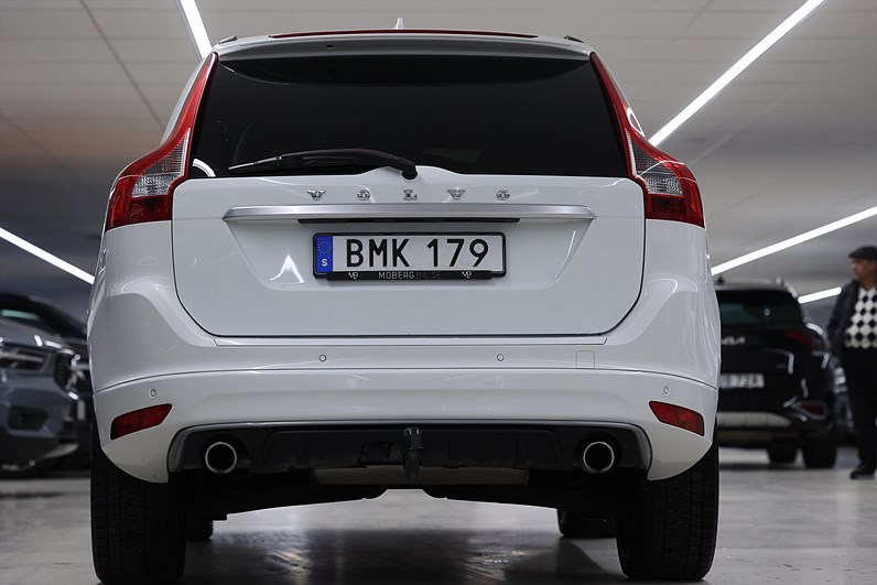 Volvo XC60 D4 190hk *Hjulkampanj!* R-Design Navi PDC Drag Värmare Drag