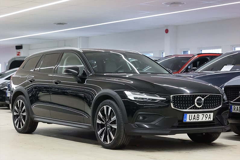 Volvo V60 Cross Country B4 197hk Plus Läder B-Kamera Navi Drag