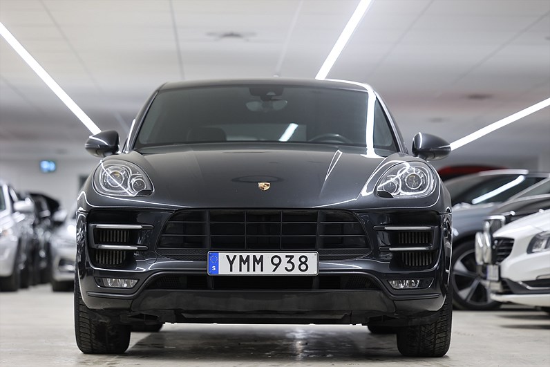 Porsche Macan Turbo Performance 441hk Sport Chrono BOSE Drag