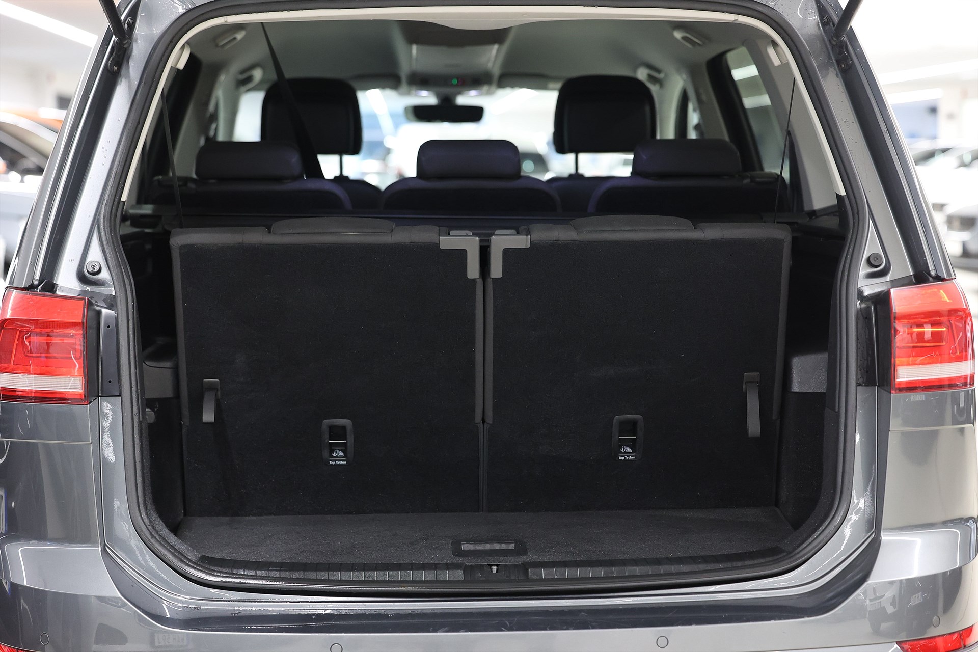 Volkswagen Touran 1.8 TSI 180hk *Hjulkampanj!* R-Line Drag