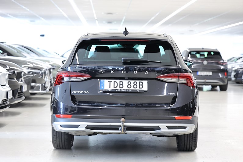 Skoda Octavia Scout 2.0 TDI 4x4 200hk B-kamera Drag Värmare MOMS